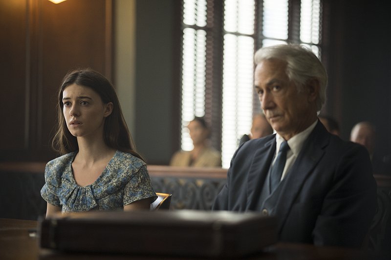 Daisy Edgar-Jones and David Strathairn in WHERE THE CRAWDADS SING; Festivale film review;800x533